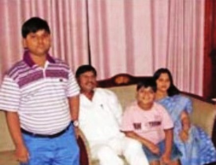Arjun with Abhinav Munda (middle) and Avinash Munda (left)