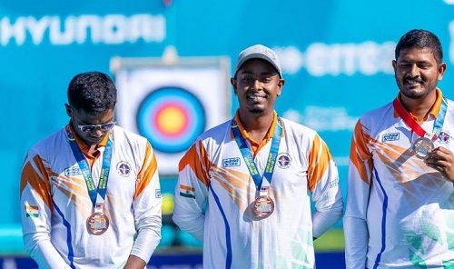 Atanu Das with his bronze medal at Archery World Cup