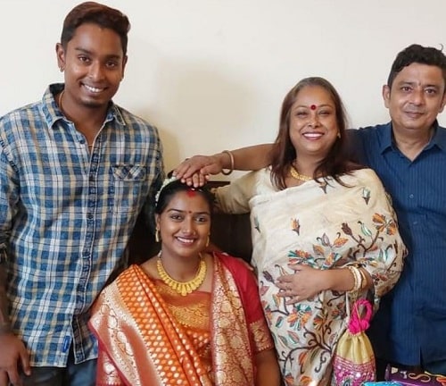 Atanu Das with his wife and parents