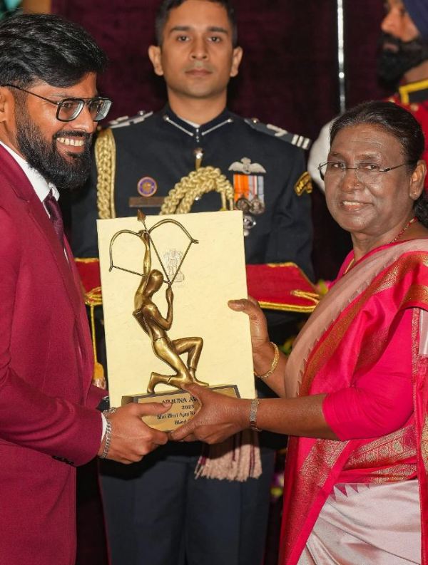 9 January 2024: Illuri Ajay Kumar Reddy while receiving the Arjuna Award from the President of India Droupadi Murmu at Rashtrapati Bhavan, New Delhi