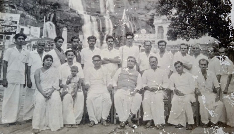 Karpoori Thakur (second from right, sitting) during his teenage years