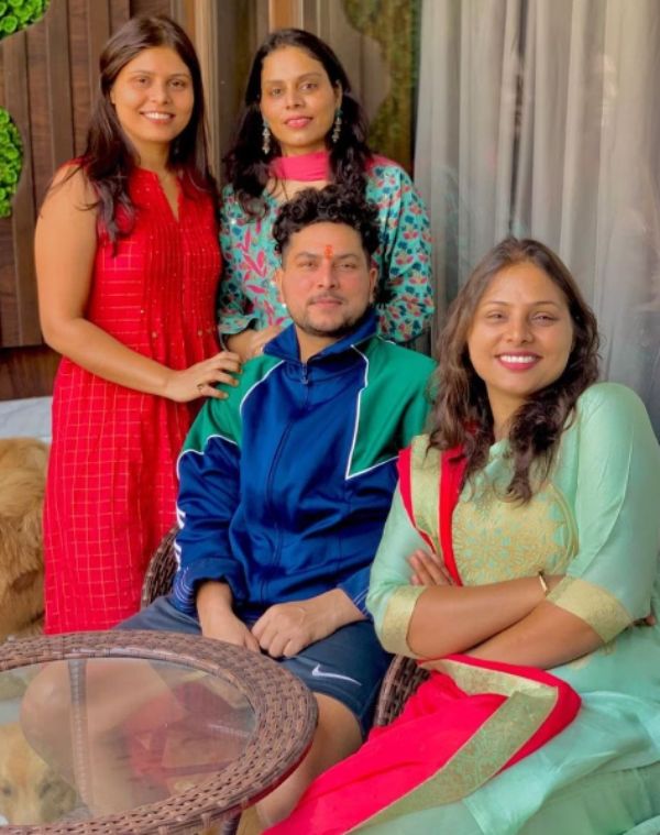 Kuldeep Yadav with his sisters