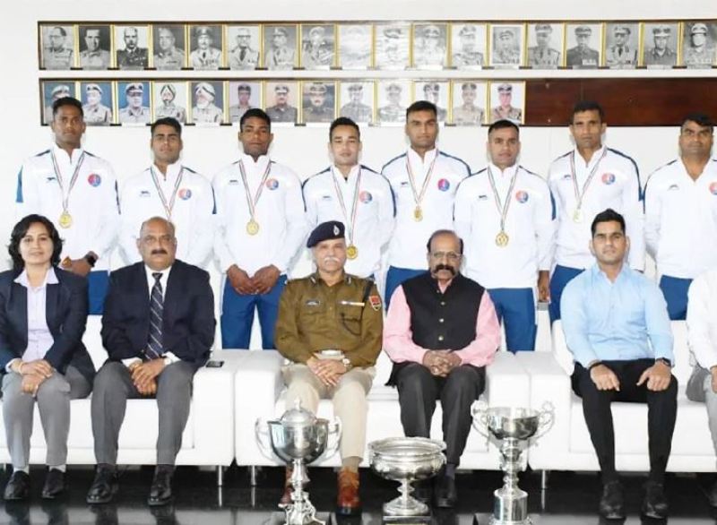 Mahendra Choudhary with his team at the 71st All India Police Kabaddi Championship