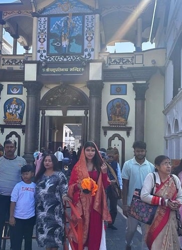 Mahima Gupta in a temple