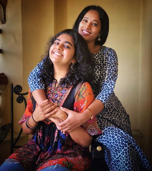 Nimisha Sajayan with her sister, Nithu Nair