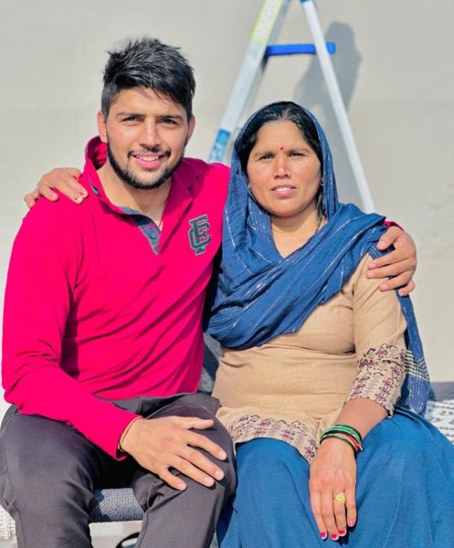 Nitesh Kumar with his mother