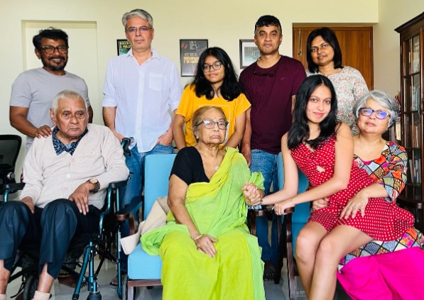 Onir (standing extreme left) posing with his father (sitting), mother (sitting middle), sister (in pink clothes; sitting), brother (in maroon shirt; standing), sister-in-law (in white top), brother-in-law (in white shirt), and nieces (in yellow and red dresses)