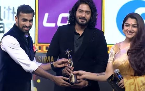 Prajwal Devaraj with the SIIMA Best Actor - Critics Award