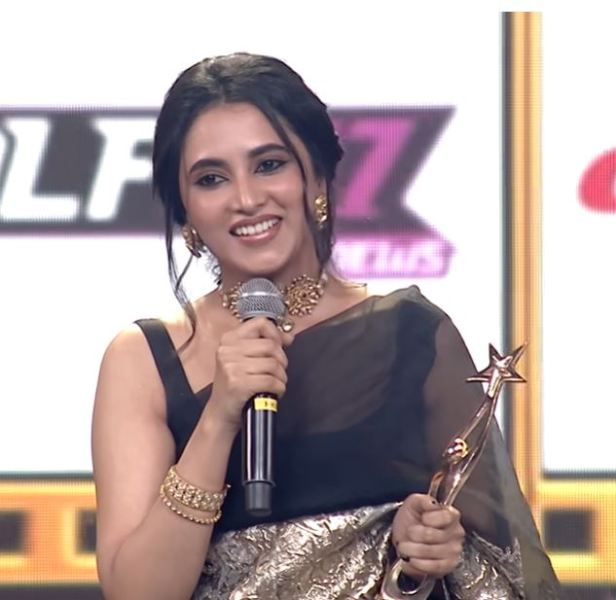 Priyanka Mohan after winning the Best Female Debut - Tamil award at the 2022 South Indian International Movie Awards (SIIMA)