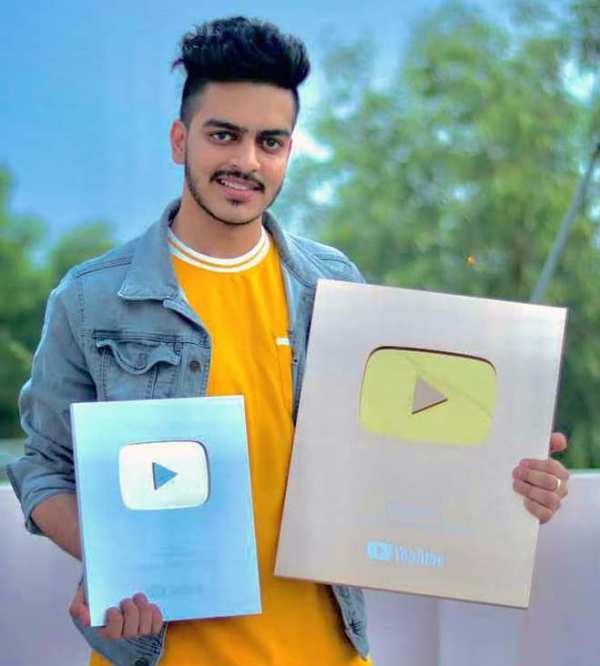 Rachit Rojha with YouTube Play buttons