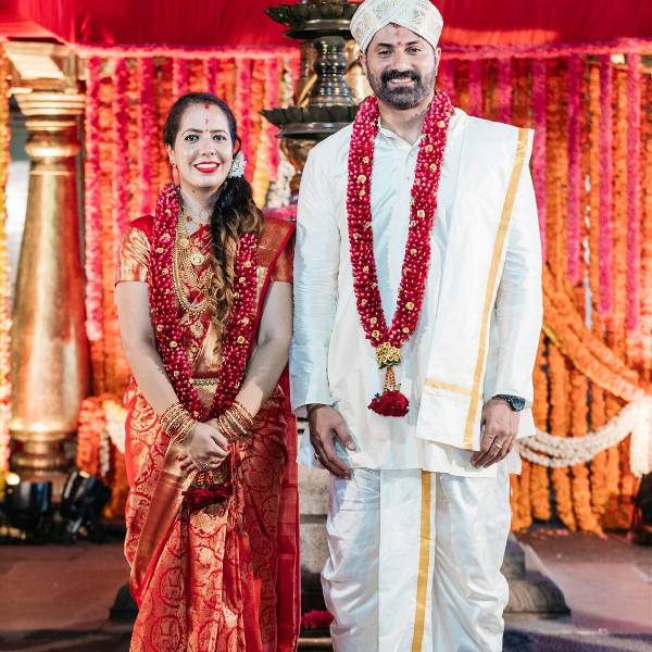 Raj Deepak Shetty and Sonia Rodrigues (left) during their marriage in temple