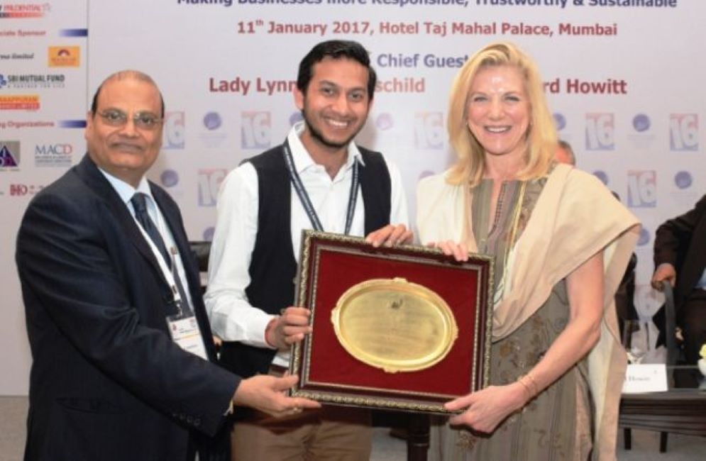 Ritesh Agarwal receiving TATA First Dot Award