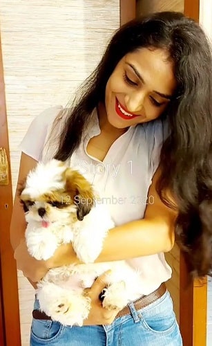 Sangeeta Odwani with her pet dog