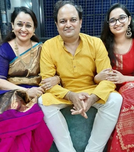 Sonalika Joshi with her husband and daughter