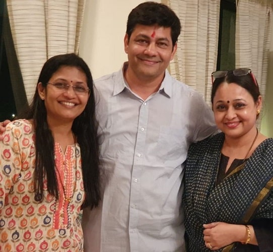Sonalika Joshi with her siblings
