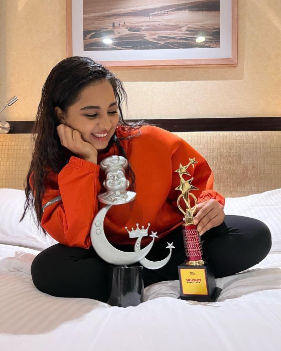 Srushti Dange with her runner-up trophy