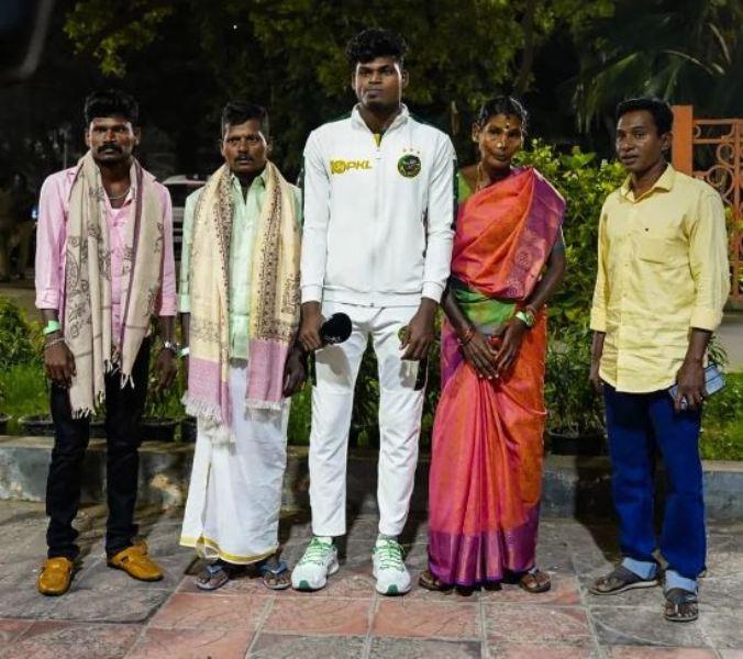 Sudhakar M with his family