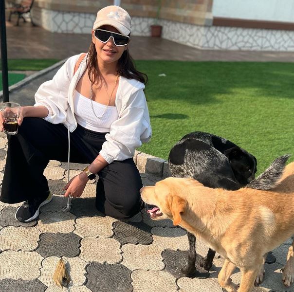 Surbhi Chandna with dogs