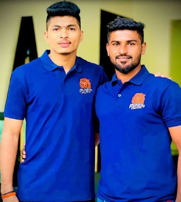 Vaibhav Kamble with Akash Sinde during season 10 of Pro Kabaddi League