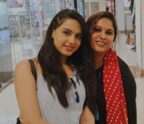 Vaidehi Nair posing with her mother, Manpreet Nair