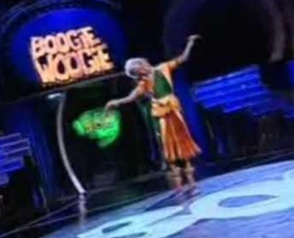 Vaishnavi Patil performing on the sets of Boogie Woogie (2009)