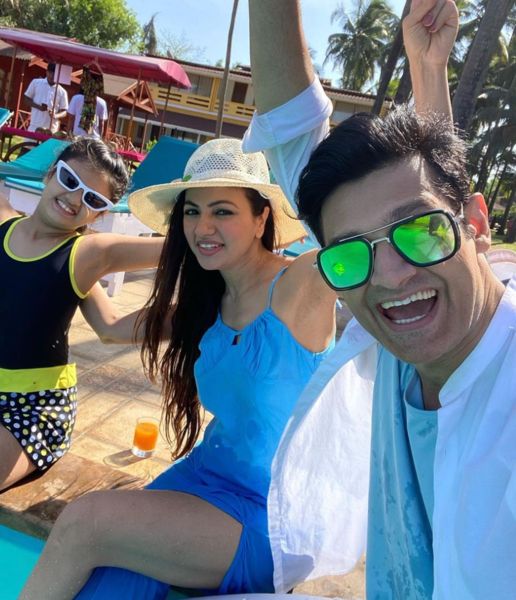 Vishal Nayak on a vacation with his family