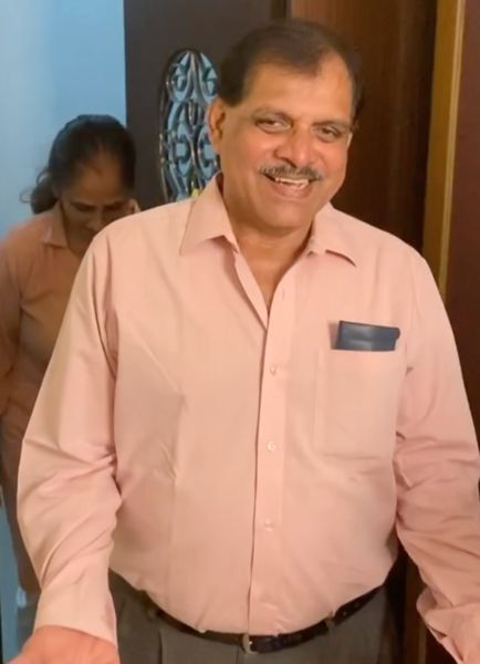 Vishal Nayak's father
