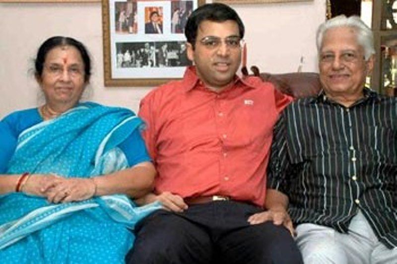 Viswanathan Anand with his parents