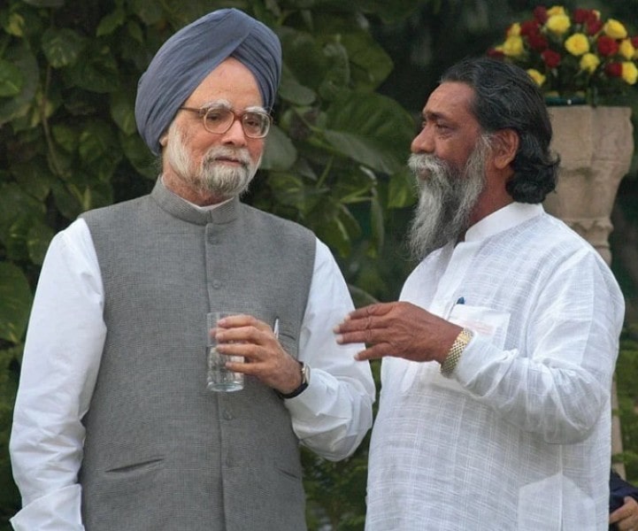 A photo of Shibu Soren with Prime Minister Manmohan Singh