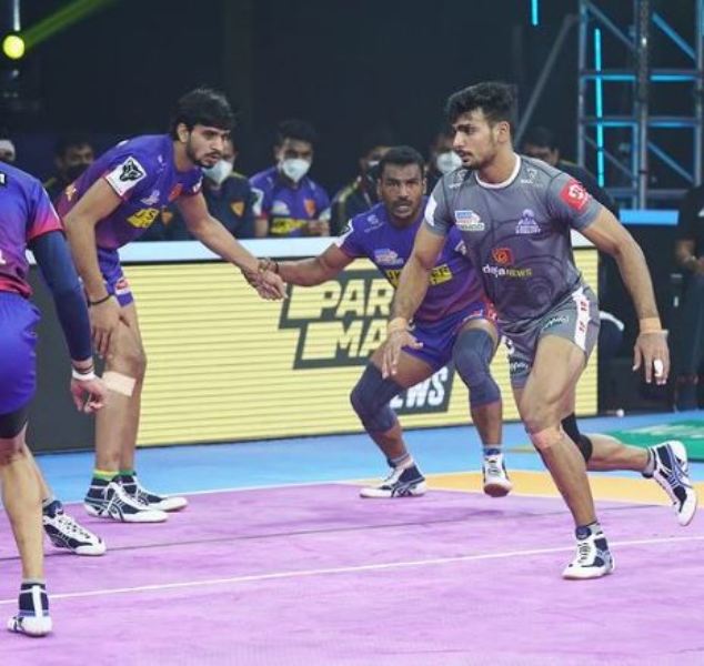 A picture of Ashish playing during season 8 of the Pro Kabaddi League