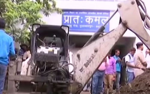 A picture of the premises of the Muzaffarpur shelter home being dug by the local police in search of dead girls
