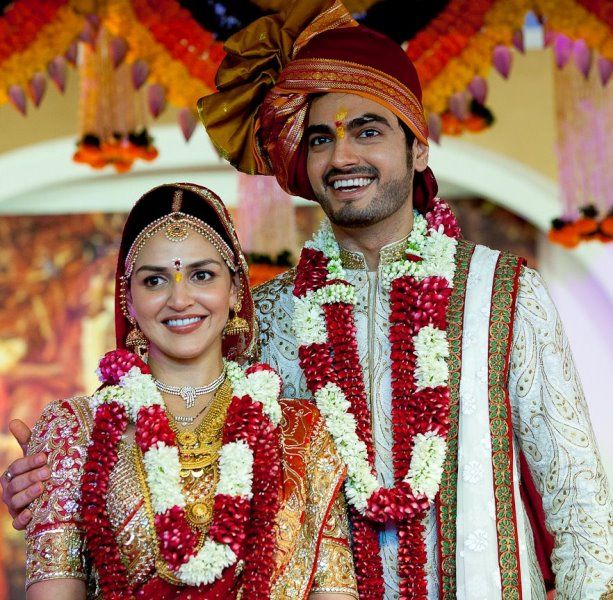 A wedding day image of Bharat Takhtani and Esha Deol