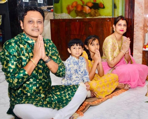 Abhishek Ghosalkar with his wife and children