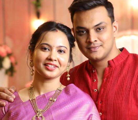 Vinod Ghosalkar's son, Saurabh Vinod Ghosalkar, with his wife