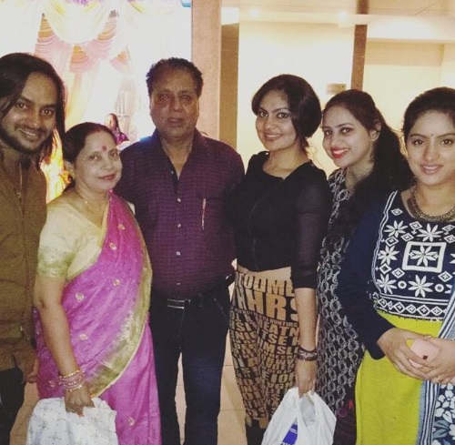 Deepika Singh and her parents and siblings