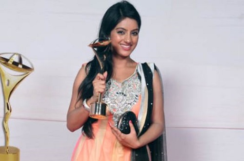 Deepika Singh with her Indian Telly Award