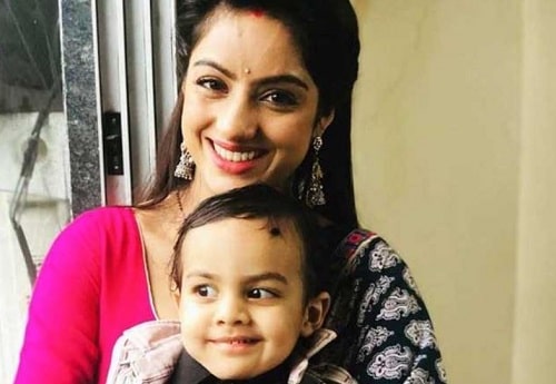Deepika Singh with her son
