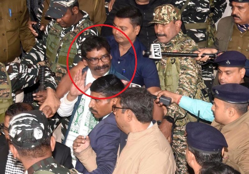 Hemant Soren being arrested by the police