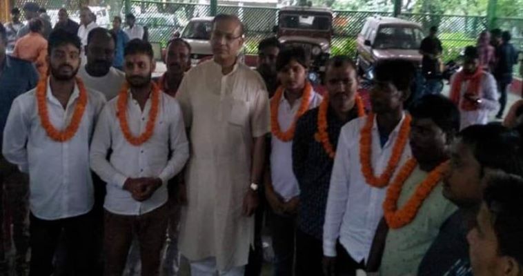 Jayant Sinha with the lynching convicts