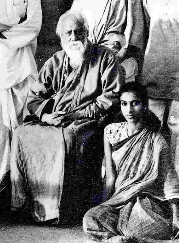Mrinalini Sarabhai, a student of Rabindranath Tagore, photographed in Shantiniketan