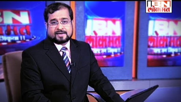 Nikhil Wagle while working as an anchor at IBN Lokmat