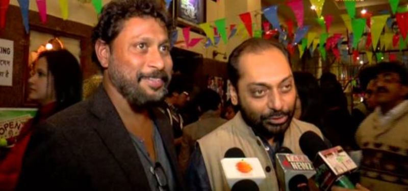 Shoojit Sircar (left) at the screening for the Bengali film titled 'Open Tee Bioscope' (2015) which was produced by him
