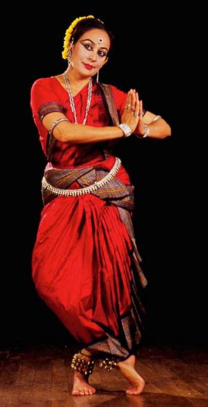Sonal Mansingh in a Bharatnatyam dance mudra