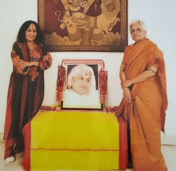 Sonal Mansingh with her elder sister, Arti Mehta