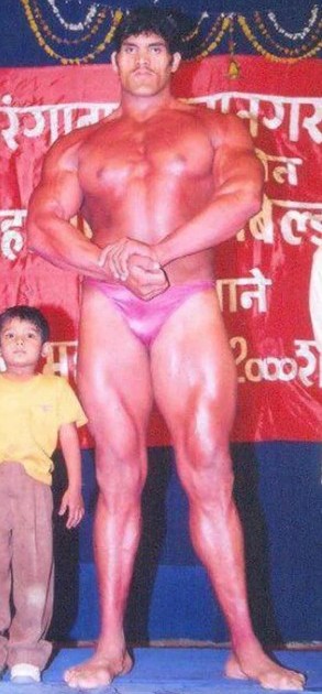 The Great Khali during a bodybuilding competition