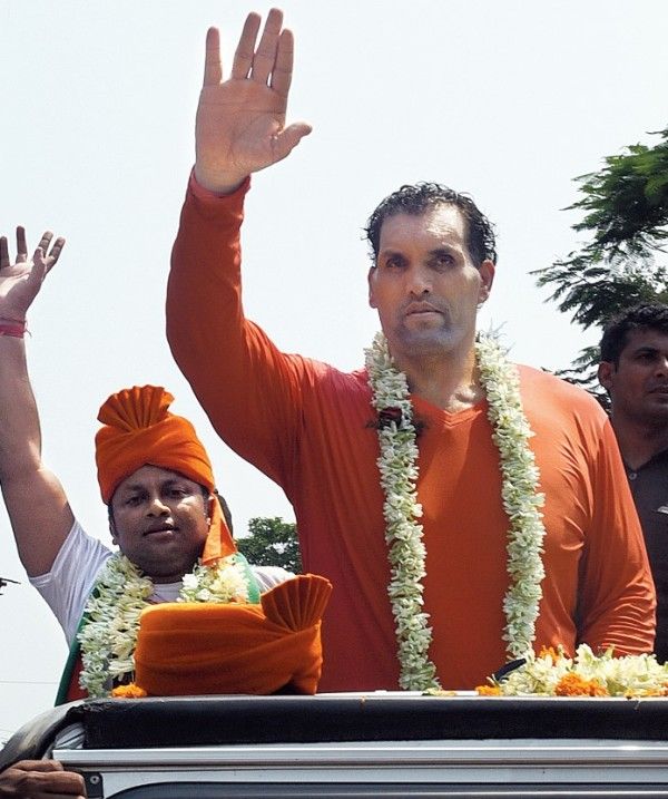 The Great Khali with Anupam Hazra (left) during campaigning