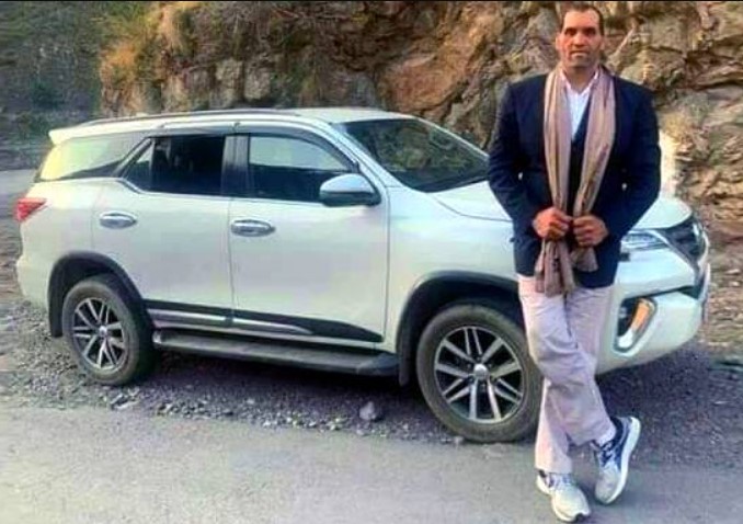 The Great Khali with his Toyota Fortuner SUV